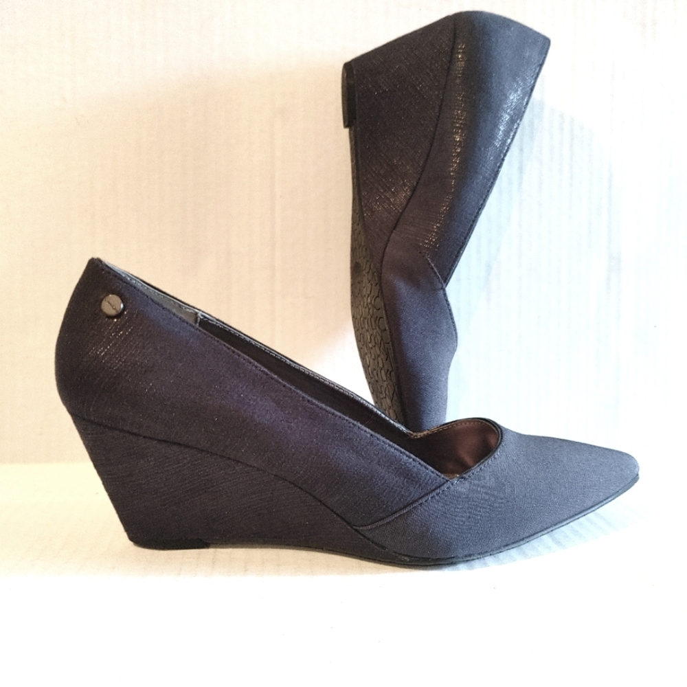 Calvin Klein Navy Blue Wedge Heels/Pumps Women's Size 8.5 M